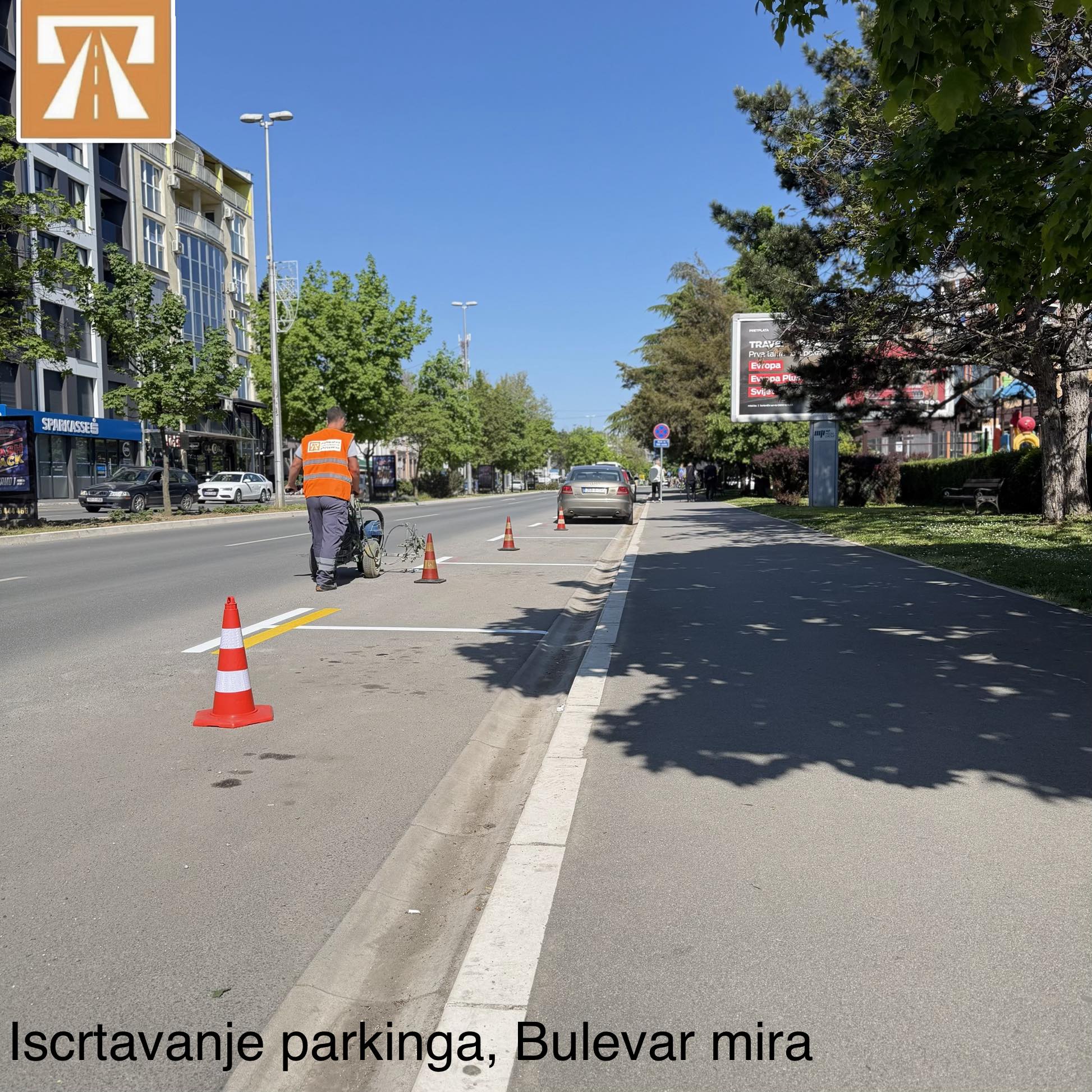 JP PUTEVI BRČKO: Исцртавање паркинга на подручју центра града – Булевар мира и паркинг испред гра…