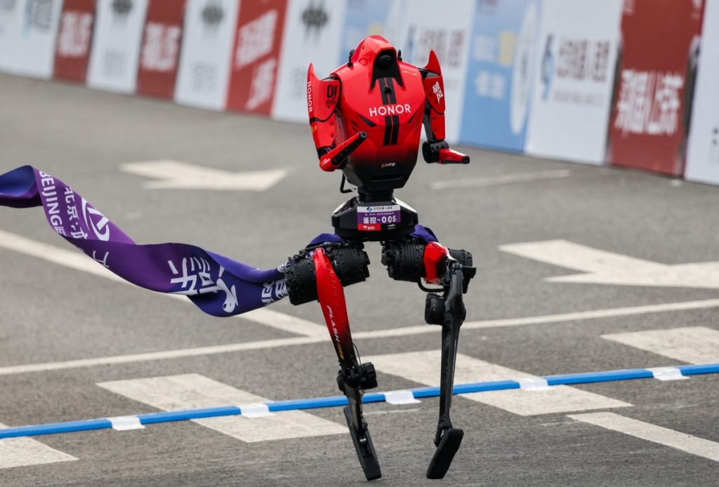 Edward na ulicama Varšave juri divlje životinje – nova era robotike