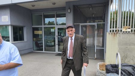 Blagojević Vidoje i ostali: Vitlao nožem i udarao zarobljenke