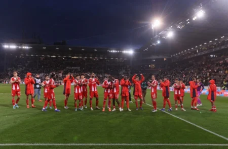 Nikola Vasilj primio pet golova od Bayerna i bio dio istorije obaranja rekorda Bundeslige Nikola Vasilj primio pet golova od Bayerna i bio dio istorije obaranja rekorda Bundeslige