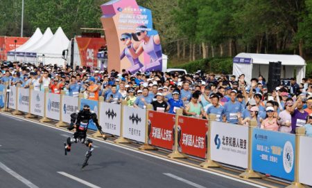 Humanoidni roboti nadmašili ljude na polumaratonu u Pekingu