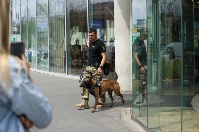 Dojava o postavljenoj bombi u tržnom centru Alta bila lažna, provjera u SCC-u još traje Dojava o postavljenoj bombi u tržnom centru Alta bila lažna, provjera u SCC-u još traje