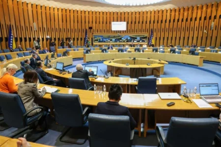 Delegati iz SNSD-a i HDZ-a BiH uskratili kvorum za održavanje hitne sjednice Doma naroda PSBiH