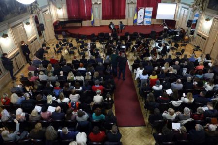 U Domu Oružanih snaga BiH 300 učenika zajedno otpjevalo Sarajevo ljubavi moja