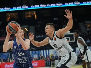 Efes prekinuo svoju seriju poraza i seriju pobjeda Partizana, Monaco slavio protiv Asvela