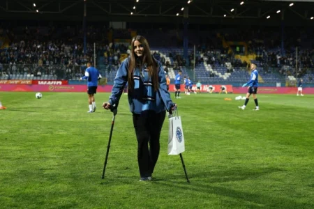 Ella je ponovo s nama: Željezničar ugostio djevojčicu koja je teško povrijeđena u tramvajskoj nesreći