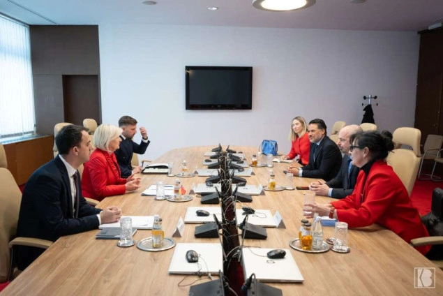 Krišto s posebnim izaslanikom za globalnu energetsku integraciju Ministarstva energetike SAD Krišto s posebnim izaslanikom za globalnu energetsku integraciju Ministarstva energetike SAD