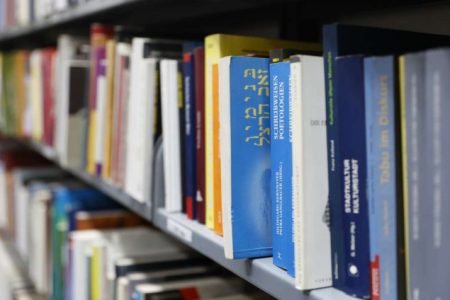 Raspisan poziv za dodjelu književne nagrade Derviš Sušić