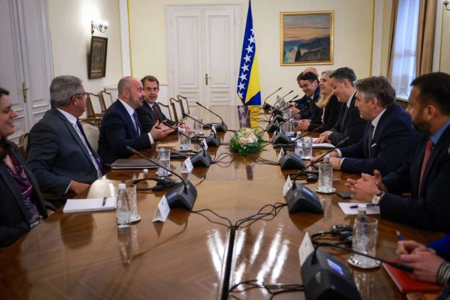 Predsjedništvo BiH i predstavnici kompanije AAFS o Južnoj interkoneciji, fokus na izmjeni zakona Predsjedništvo BiH i predstavnici kompanije AAFS o Južnoj interkoneciji, fokus na izmjeni zakona