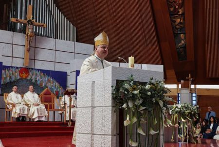 Biskup Palić: Krist je pobijedio smrt, vjernici su pozvani biti svjedoci te pobjede