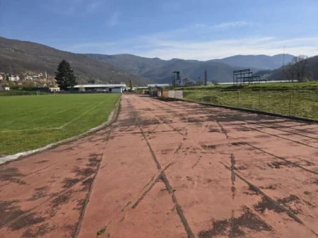 Počinje rekonstrukcija atletske staze na Gradskom stadionu u Goraždu Počinje rekonstrukcija atletske staze na Gradskom stadionu u Goraždu