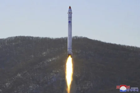 Južna Koreja tvrdi da je Sjeverna Koreja lansirala više balističkih raketa ka moru