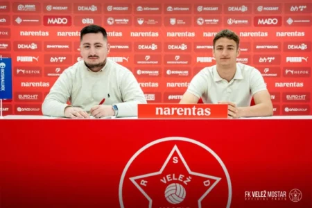 Alan Pajević potpisao profesionalni ugovor sa FK Velež Alan Pajević potpisao profesionalni ugovor sa FK Velež