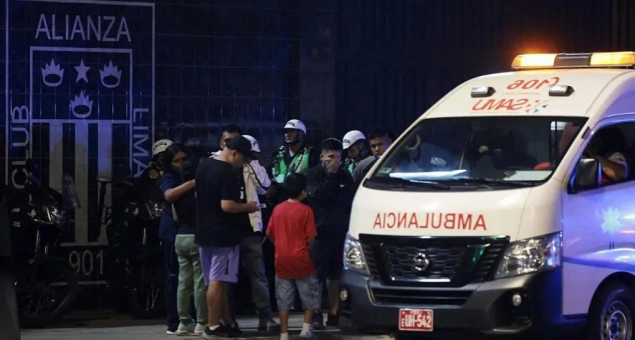 Jedna osoba poginula, 47 povrijeđenih pred fudbalsku utakmicu u Limi, istraga o incidentu u toku