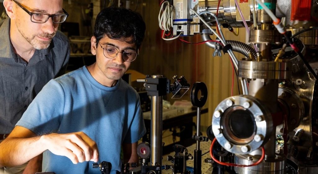 Potvrđena Einsteinova sablasna akcija na daljinu: atomi snimljeni na dva mjesta u isto vrijeme