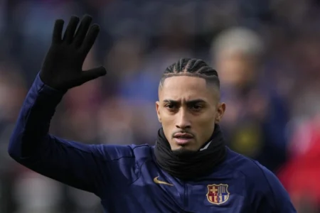 Raphinha se izvinio zbog gesta prema navijačima Atletica Raphinha se izvinio zbog gesta prema navijačima Atletica