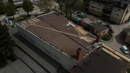 Počeli radovi na sanaciji dijela krova Centra za kulturu u Goraždu