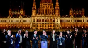 Dragi Mađari, uspjeli smo!: Magyar se obratio oduševljenoj Budimpešti nakon izborne pobjede