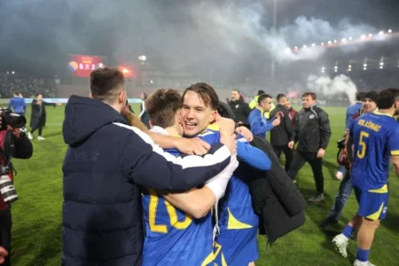 Čestitka čelnika Kantona Sarajevo nogometnoj reprezentaciji BiH Čestitka čelnika Kantona Sarajevo nogometnoj reprezentaciji BiH