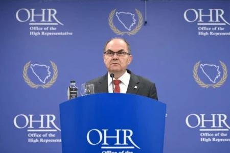 Schmidt za Večernji list: Pitanje državne imovine radije bih prepustio domaćim političarima