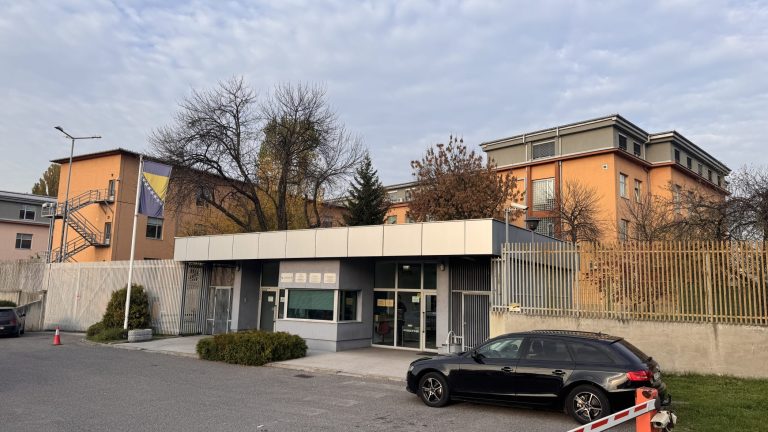 Određen pritvor uposleniku Suda BiH zbog sumnje na krađu novca