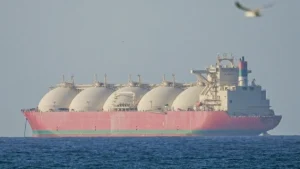 Obustavljen promet tankera kroz Hormuški moreuz nakon izraelskih napada