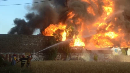 Vanredno stanje u Tuapseu: Napad dronom izazvao veliki požar u rafineriji