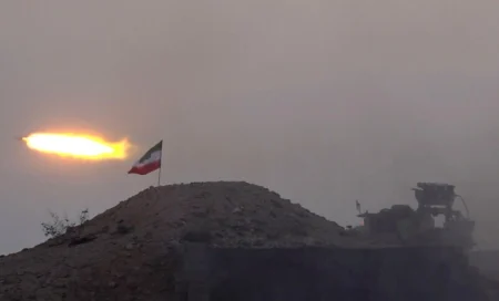 Iran zaprijetio zatvaranjem Hormuškog moreuza: Nijedna litra nafte neće proći