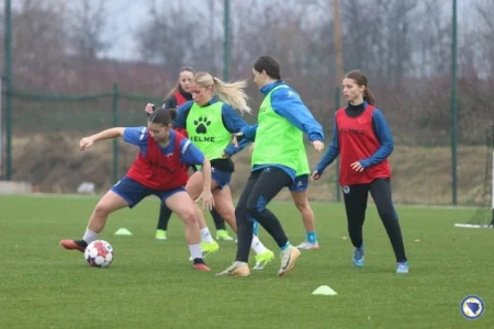 Kontrolni meč U-19 Zmajica sa SFK 2000 u Zenici Kontrolni meč U-19 Zmajica sa SFK 2000 u Zenici