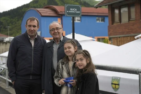 Grad na Drini odao počast heroini: U Goraždu svečano otvorena ulica nazvana po dr. Dušanki Vujasić