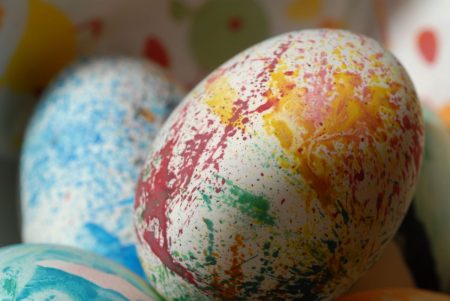 Osam kreativnih načina za farbanje jaja za Uskrs