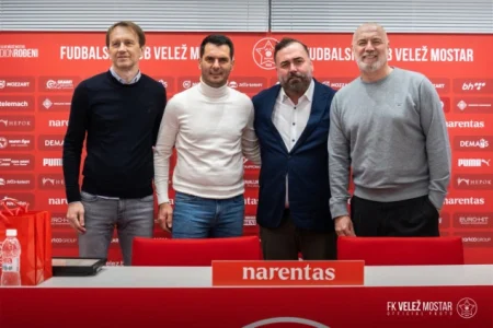 Pred punim tribinama u Vrapčićima odato priznanje Zmajevima i bivšem treneru golmana