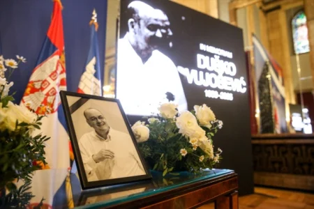 Oproštaj od legende: Komemoracija košarkaškom treneru Dušku Vujoševiću u Beogradu
