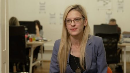 Kako komentari na društvenim mrežama produžavaju traumu porodica žrtava?