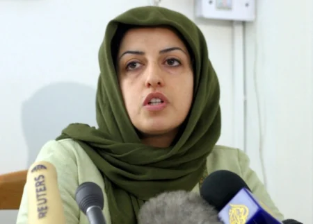 Nobelova laureatkinja Narges Mohammadi prebačena u bolnicu nakon kritičnog stanja u zatvoru Nobelova laureatkinja Narges Mohammadi prebačena u bolnicu nakon kritičnog stanja u zatvoru