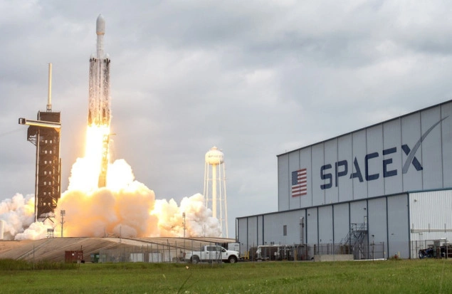 SpaceX pred izlazak na berzu otkrio gubitak od gotovo pet milijardi dolara SpaceX pred izlazak na berzu otkrio gubitak od gotovo pet milijardi dolara