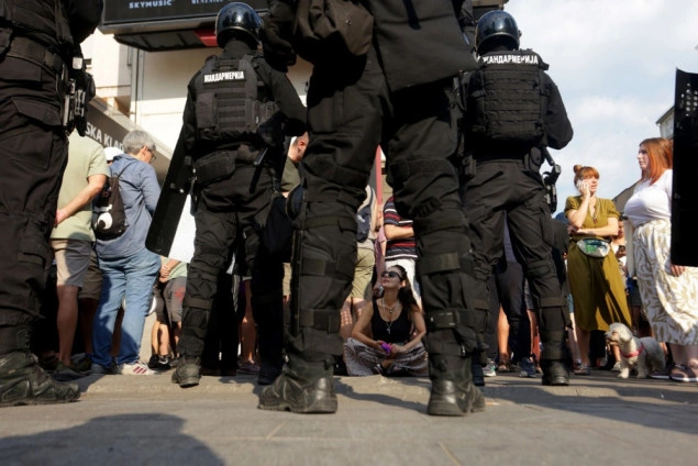 Beograd: Kod Pravnog fakulteta blokiran saobraćaj, studenti, zborovi, štandovi, a policija kod Skupštine Beograd: Kod Pravnog fakulteta blokiran saobraćaj, studenti, zborovi, štandovi, a policija kod Skupštine