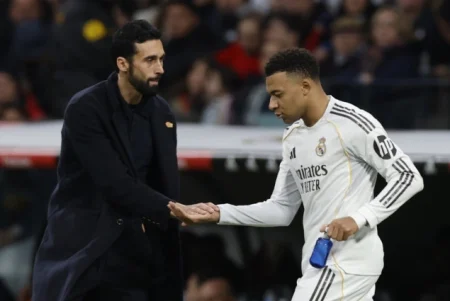 Mbappe kaže da mu je trener rekao da je četvrti napadač, Arbeloa demantuje