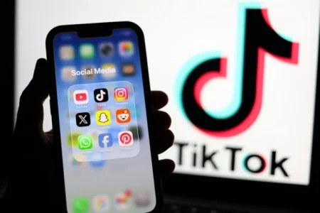 TikTok i YouTube još uvijek nisu dovoljno sigurni za djecu, upozorava britanski regulator