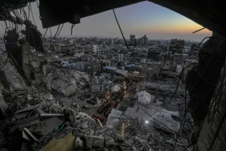 Palestinska poezija: Pisana pod ruševinama i na telefonima Palestinska poezija: Pisana pod ruševinama i na telefonima