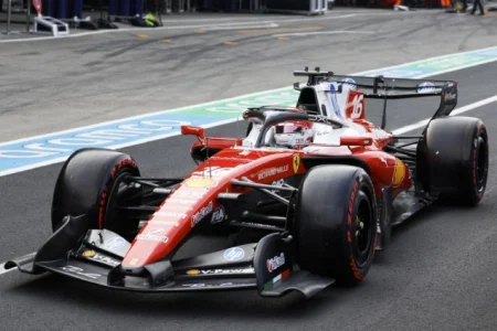 Leclerc najbrži na treningu u Miamiju