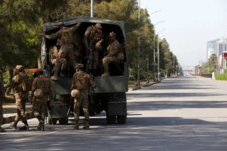Pakistan rasporedio hiljade vojnika u Saudijsku Arabiju uprkos ulozi posrednika Pakistan rasporedio hiljade vojnika u Saudijsku Arabiju uprkos ulozi posrednika