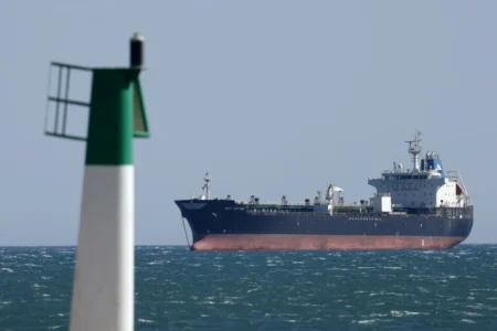 Naftni tanker otet kod obale Jemena odveden prema Somaliji