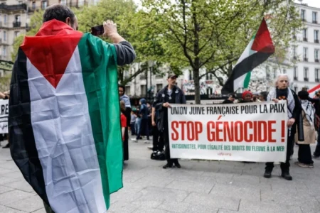Pariz planira dodijeliti počasno građanstvo palestinskim civilima i novinarima iz Gaze Pariz planira dodijeliti počasno građanstvo palestinskim civilima i novinarima iz Gaze