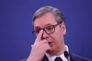Vučić najavio nastavak pregovora s Mađarskom o NIS-u uz upozorenje na trošenje rezervi