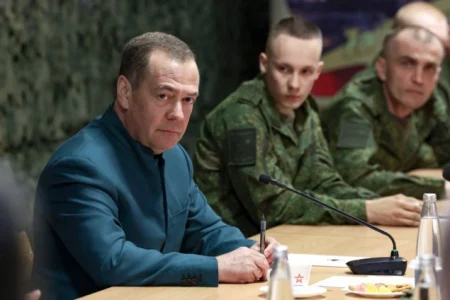 Medvedev se našalio da je Zapad postao bliži nakon uspješnog testiranja ruske rakete