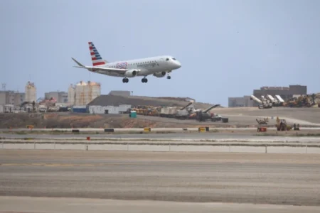 Američki avion udario pješaka tokom polijetanja u Denveru