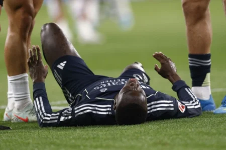 Fudbaler Real Madrida Ferland Mendy van terena do kraja sezone zbog povrede kvadricepsa