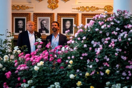Trump možda neće prisustvovati vjenčanju sina zbog krize s Iranom i političkih obaveza Trump možda neće prisustvovati vjenčanju sina zbog krize s Iranom i političkih obaveza
