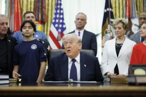 Trump: Pauziramo operaciju Projekt sloboda ali blokada luka ostaje na snazi